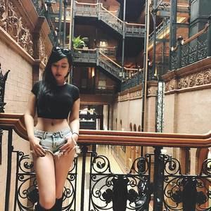 Meet your Posher, Lavia